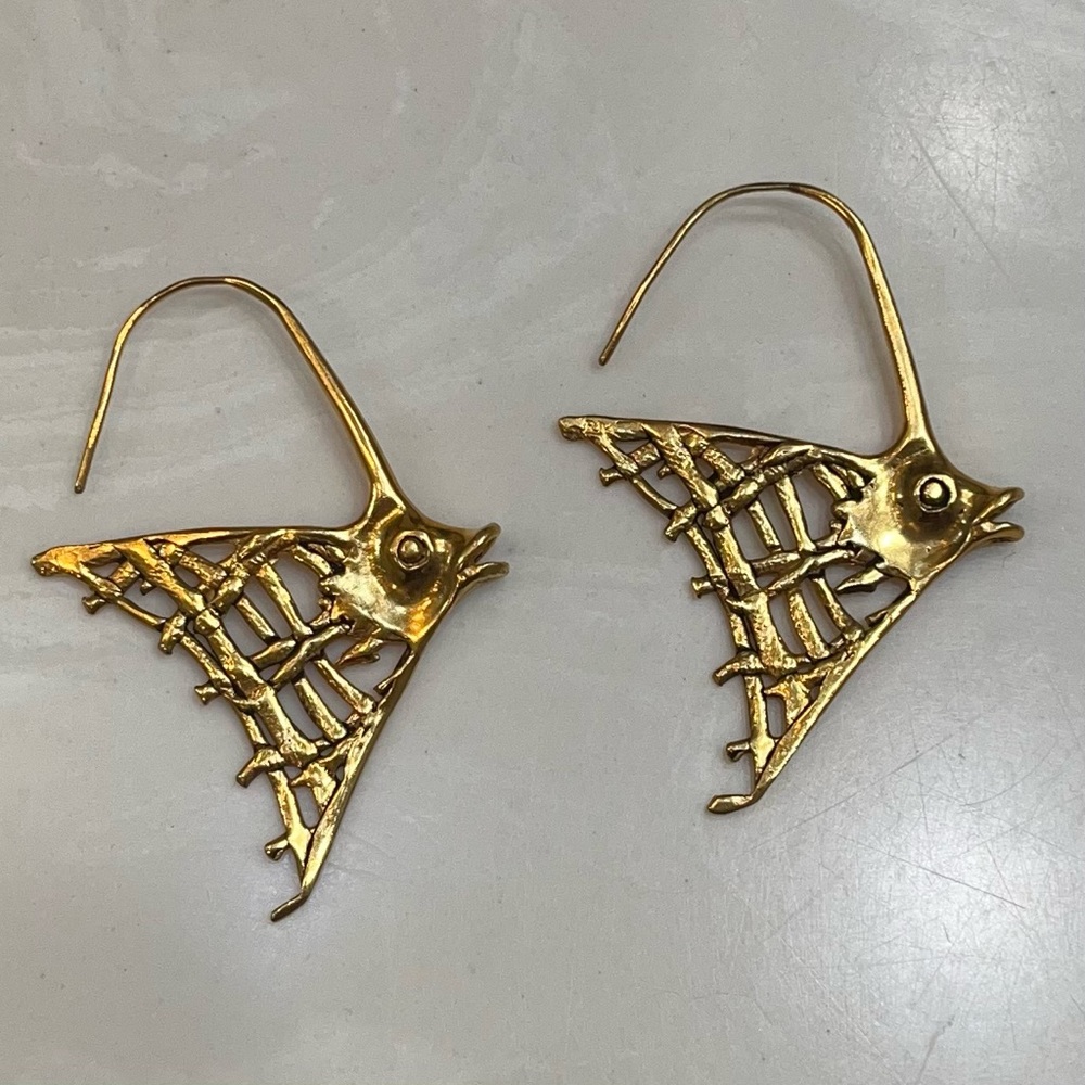 RARE MoMA Gold Angelfish Dangle Earrings - Picture 3 of 3